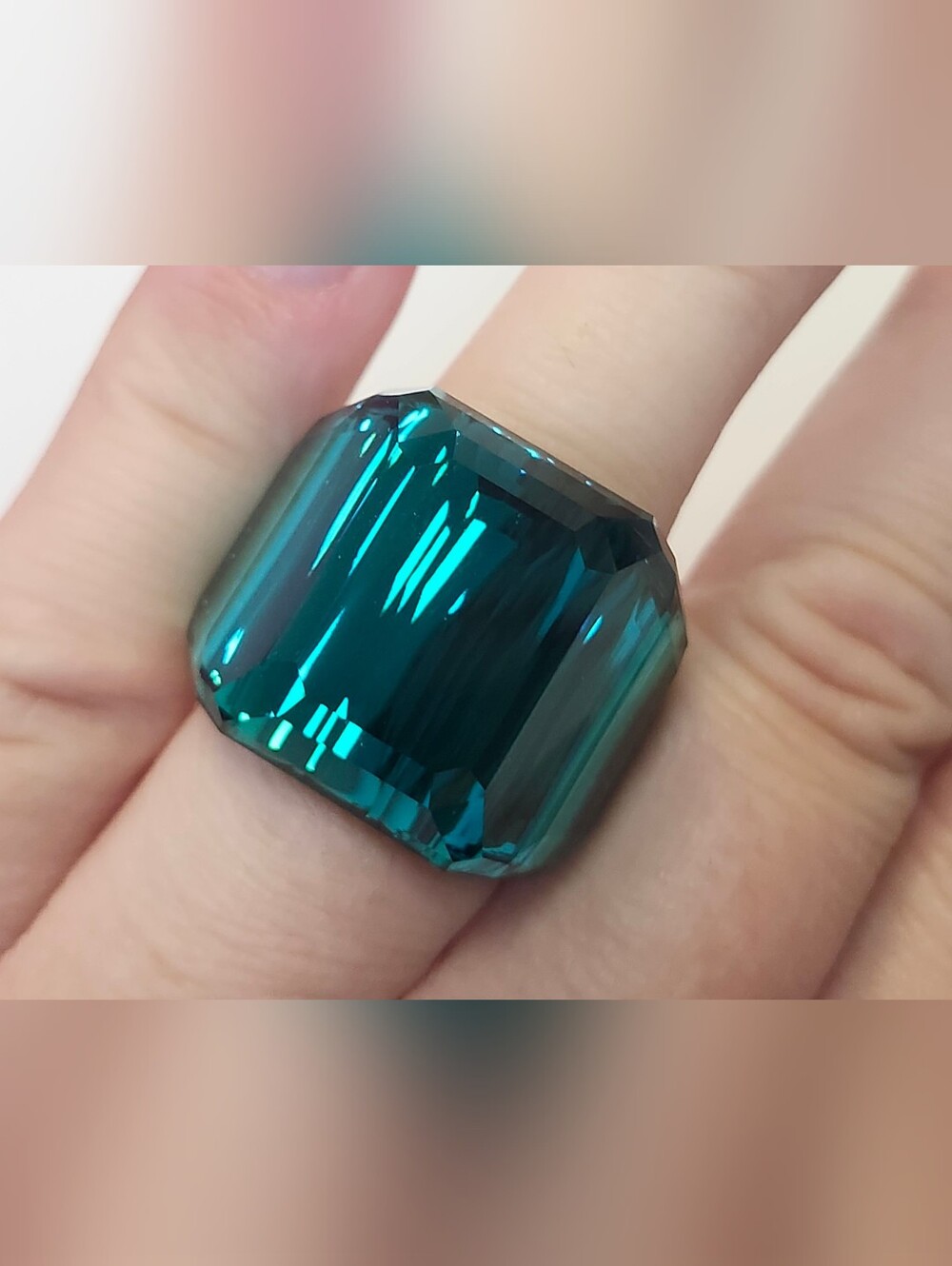 NWT Swarovski Green Lucent Cocktail Ring Size 8